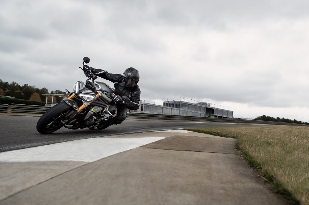Speed Triple 1200 RS - Hero Riding 3